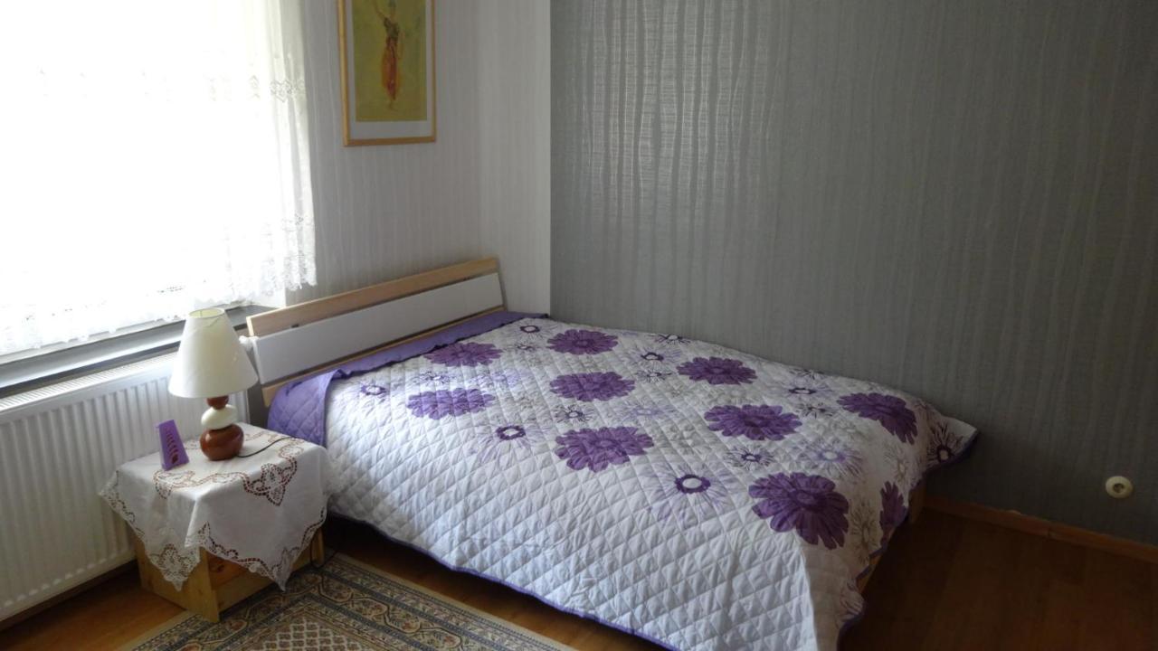 Private Room With Breakfast Hannover Bagian luar foto