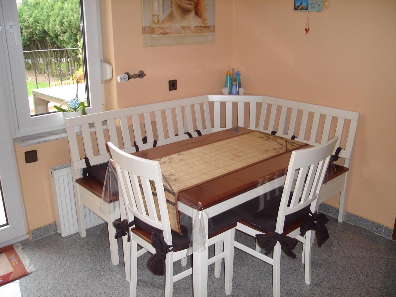 Private Room With Breakfast Hannover Bagian luar foto